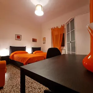 Wow 2 - 175 Mq - Posteggio Privato - Davanti Porto Traghetti - Fino A 10 Posti Letto - Balcone , Genua Italië