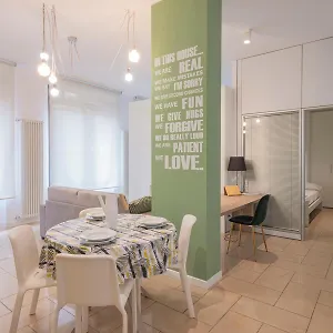 Youhosty - Via Savona 70 Milano